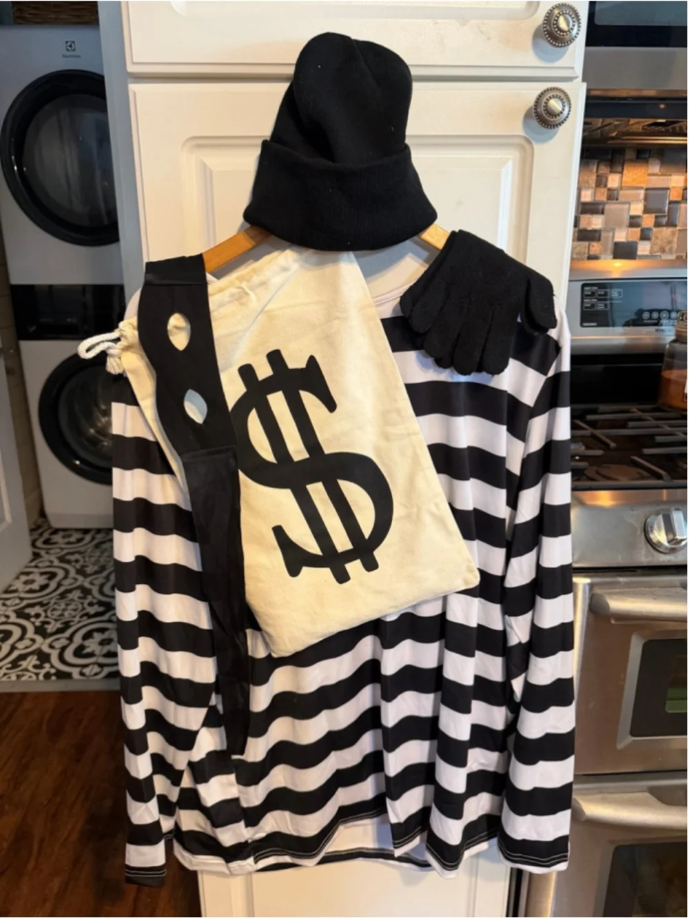 Adult Men's Robber Costume, Bank Robber Costume Thief Accessories for Hallowee